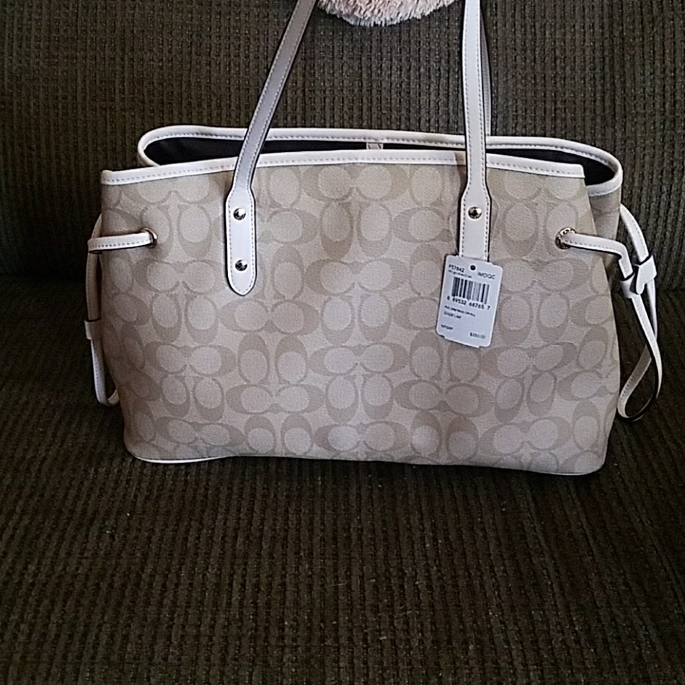 Coach set - Picture 2 of 7